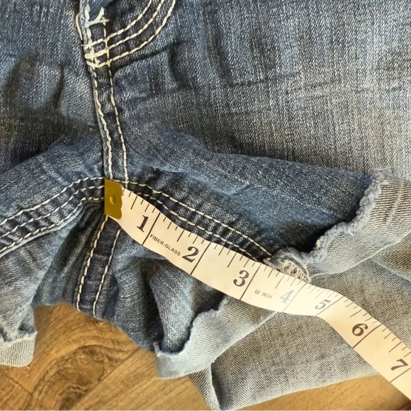 Short & Sexy Series Sophia cuffed embroidered Jean shorts size 14 - Picture 4 of 11